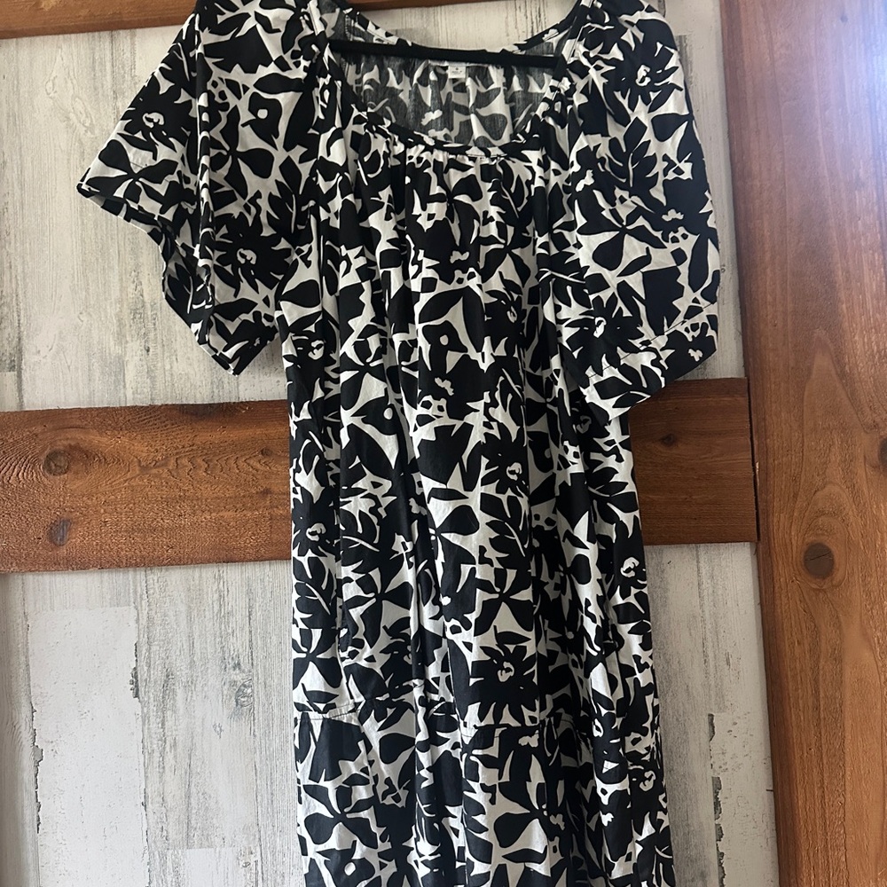 THML Black and White Floral Dress